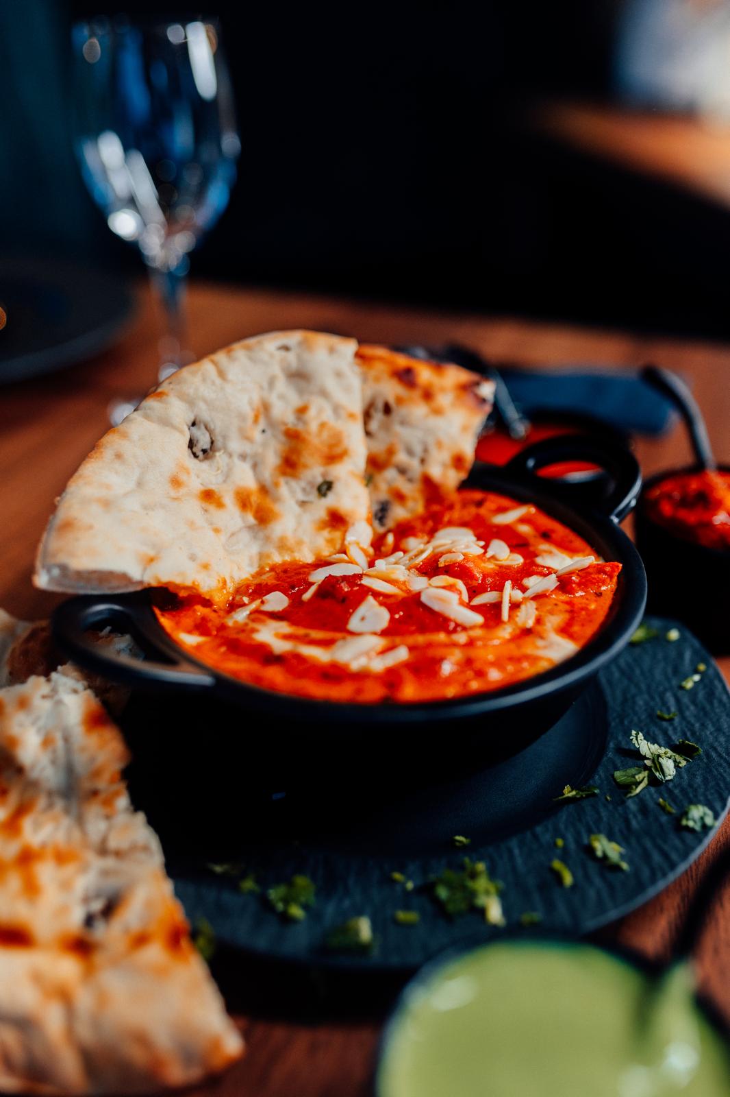 Frisches Naan zum Curry – Namaste India Leonberg